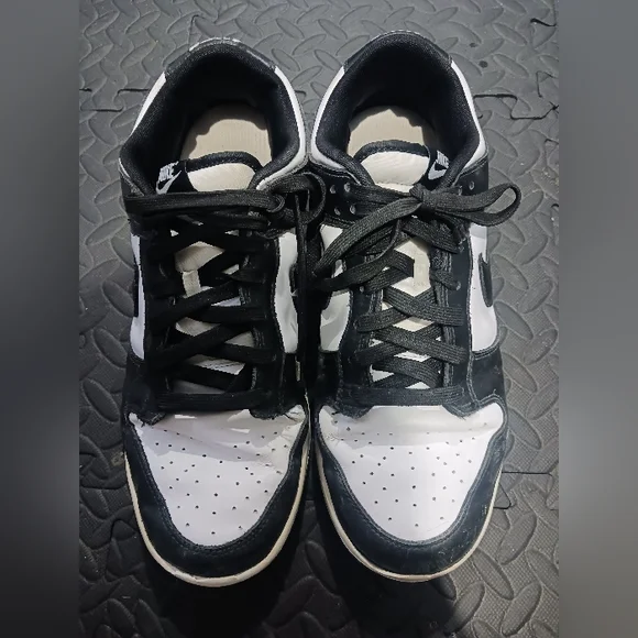 Nike Dunk Panda Men Sneakers - Picture 2 of 16